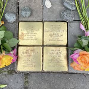 (VIDEO) Struikelstenen: ‘Klein monument voor slachtoffers van de nazi’s’