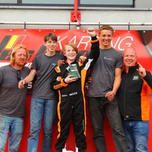 Delftenaar (12) wint nipt eerste ronde van kartkampioenschap