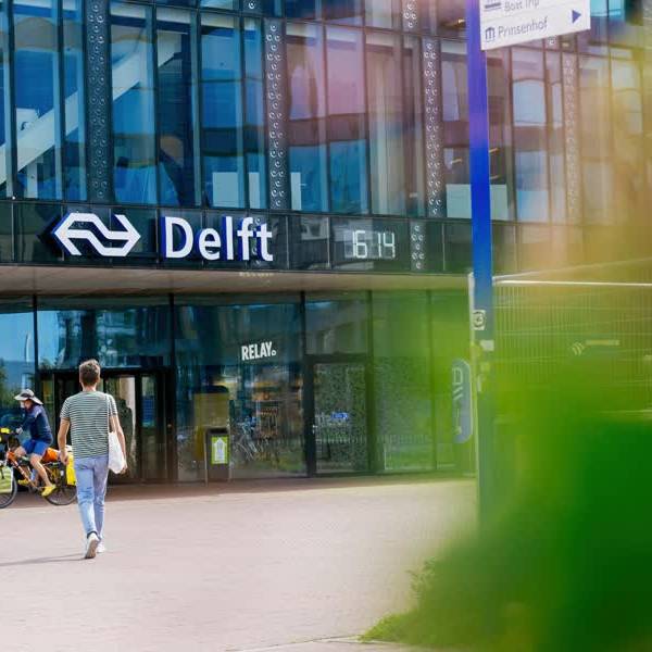 Werkzaamheden lopen uit: pas maandag weer treinen door Delft