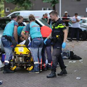 Omwonenden zien slachtoffer steekpartij in elkaar zakken: 'Flink geschrokken'