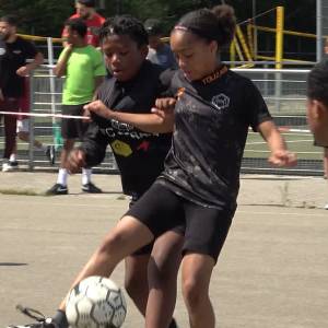 Zomer Kick-Off trekt 400 jongeren: ‘Met straatvoetbal én FIFA’