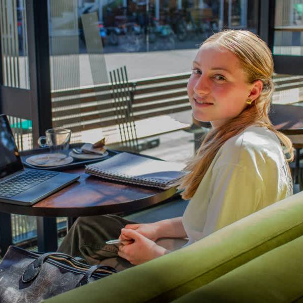 Studeren voor eindexamens in OPEN: “Om me te concentreren neem ik pilletjes”