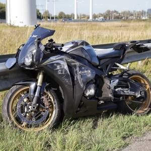 Motorrijder zwaargewond na ongeval bij A4