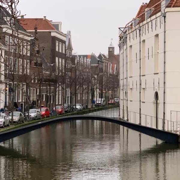 Waarom je nog lang kan wachten op een buitenbad in Delft: weer een geldtekort van 6.8 miljoen in 2026