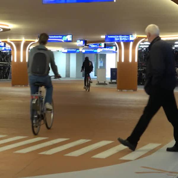 Verbouwing fietsenstalling station Delft af: ‘Nieuwe plekken voor brede fietsen’