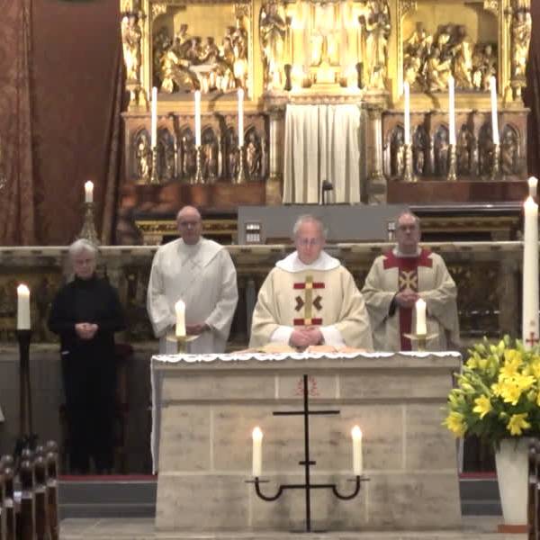 Paus herdacht in Maria van Jessekerk: ‘Langzaam, geduldig, samen’