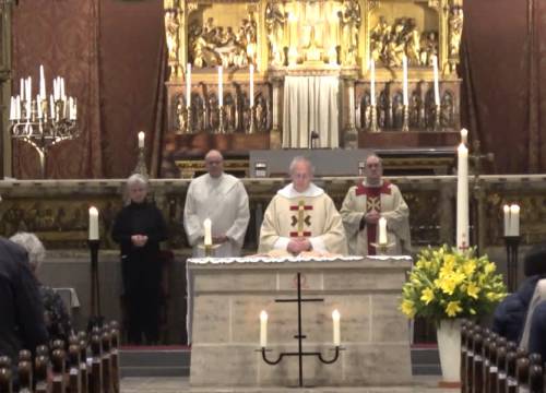 Paus herdacht in Maria van Jessekerk: ‘Langzaam, geduldig, samen’