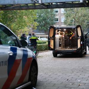 Vaten vol diesel gevonden in Delftse kelderbox, drie personen aangehouden