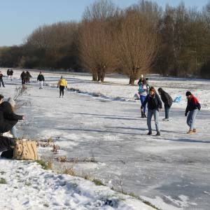 Schaatspret op natuurijs in Delft