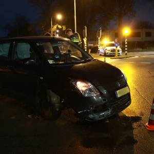 Auto vliegt uit de bocht op Buitenwatersloot