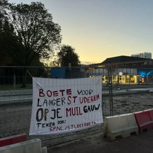 Jongerenafdeling SP protesteert tegen langstudeerboete