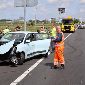Ongeluk op A13 na plotselinge oversteek van eenden