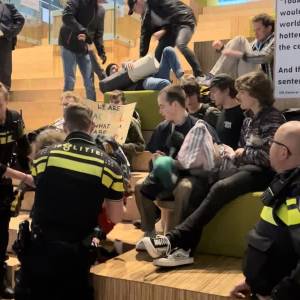 Politie beëindigt bezetting TU Delft