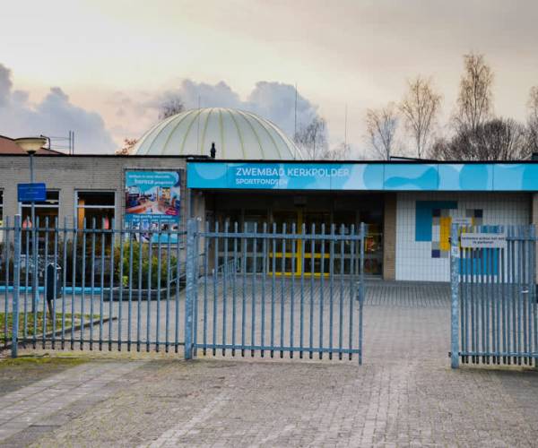 Gemeente wil zwembad Kerkpolder verbouwen en behoefte aan buitenzwembad onderzoeken