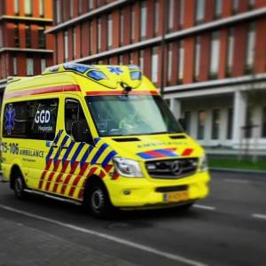 Aanrijding met mogelijk één of meer gewonden op de A13 bij Delft