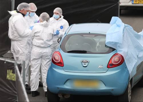 Man rijdt na moord met hoofd van moeder in auto: 'Vreselijk wat er is gebeurd'