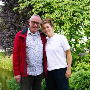 Documentaire ‘Uitgebeend’ eert slager Leo van Vliet: “Nooit gedacht dat ik volle zalen zou trekken”