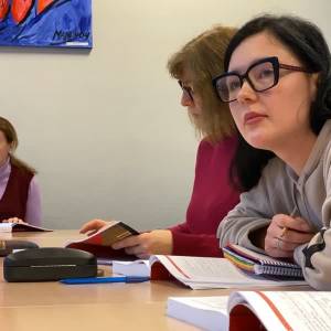 Oekraïners proberen al een jaar Nederlands te leren: 'Lastig voor onze 