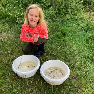 Kinderen ontdekken Delfts waterleven: ‘Geen monster, wel een waterwants’