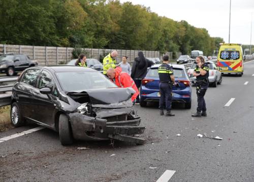 Bestuurder slaat op de vlucht na ongeval, politie vraagt om getuigen