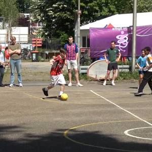 Straatvoetbaltoernooi in Buitenhof: “Aardig wat talentjes”