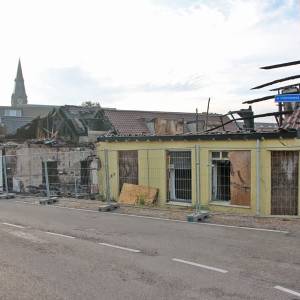 Politie onderzoekt brandstichting bij compleet verwoest leegstaand café