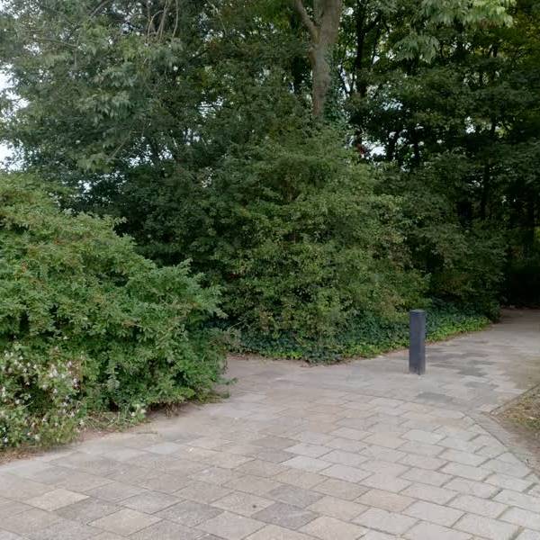 Bewoners niet blij, maar plan fietspad Vulcanusweg tussen flats raast door