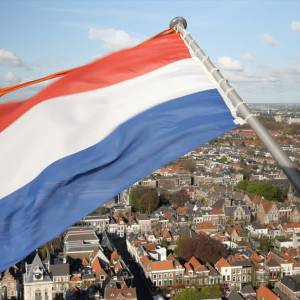 Hoe denkt u dat de vlaggen worden uitgehangen van de Delftse kerken?