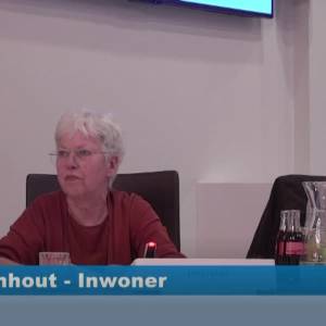 Delftenaren verzetten zich tegen plannen voor autoluwe binnenstad in vergadering gemeente