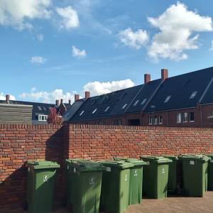 Bewoners al maand uit huis na branden in zonnepanelen nieuwbouwhuizen Delft