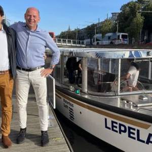 Waterbus biedt uitkomst in woon-werkverkeer in Delft: 'Normaal ga ik op de fiets'