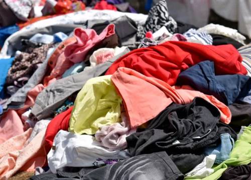 Hulporganisatie Dorcas stopt na 35 jaar met inzamelen kleding in depot Vrijenban