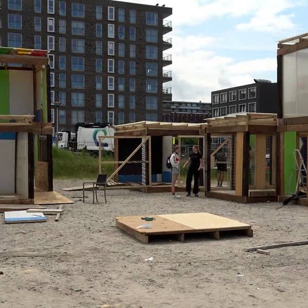 Nieuw circulair en modulair paviljoen van studenten Bouwkunde op de Nieuwe Gracht