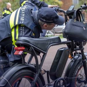 Moet Delft Enschede volgen met fatbikeverbod? 'Ze rijden gewoon de flat in'
