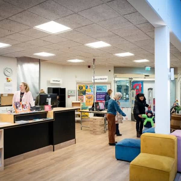 Studieplekken geopend in DOK Voorhof mét gratis huiswerkhulp