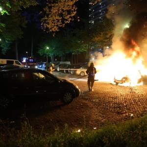 Meerdere auto's in vlammen opgegaan aan César Franckstraat