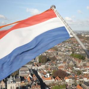 Hoe denkt u dat de vlaggen worden uitgehangen van de Delftse kerken?